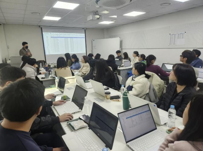 의왕시청소년재단, 디지털 전환 대응을 위한 직원 역량 강화 교육 추진