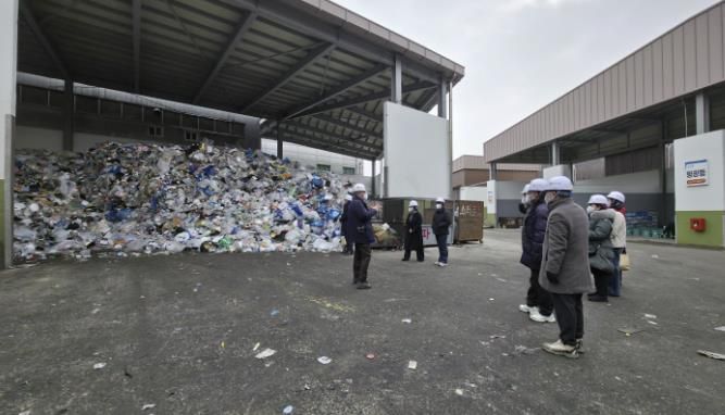시흥시 대야동, 통장협의회와 자원순환 현장견학…'원도심 환경개선 머리 맞대'
