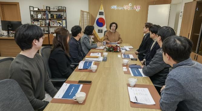 과천시 청년창업지원펀드 투자전략 보고회(사진 가운데 신계용 과천시장).