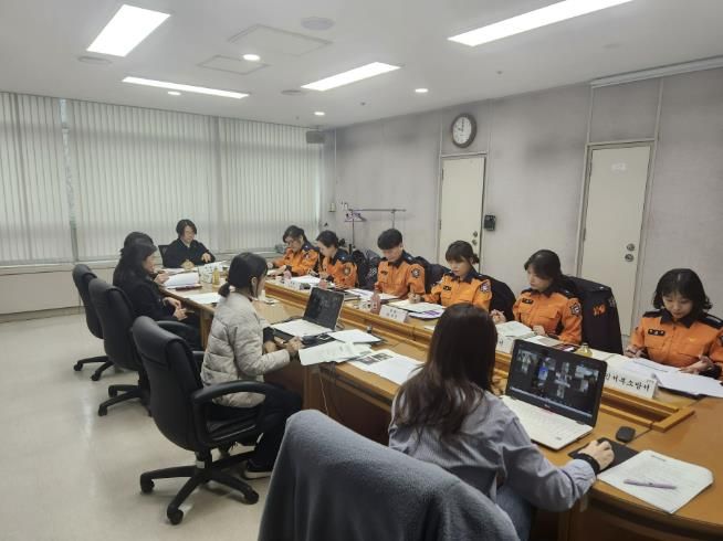 용인특례시는 설 연휴 기간 중 응급의료 공백을 최소화하기 위해 응급의료협의체 간담회를 개최했다